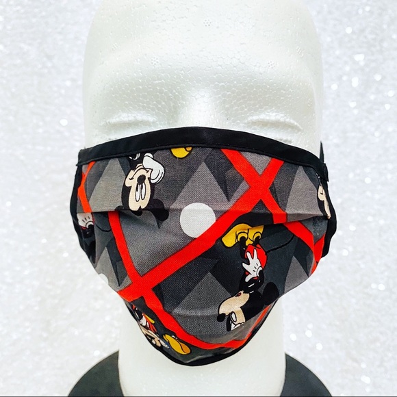 🔴4/$25 mickey mouse black & red adult face mask - Picture 1 of 3